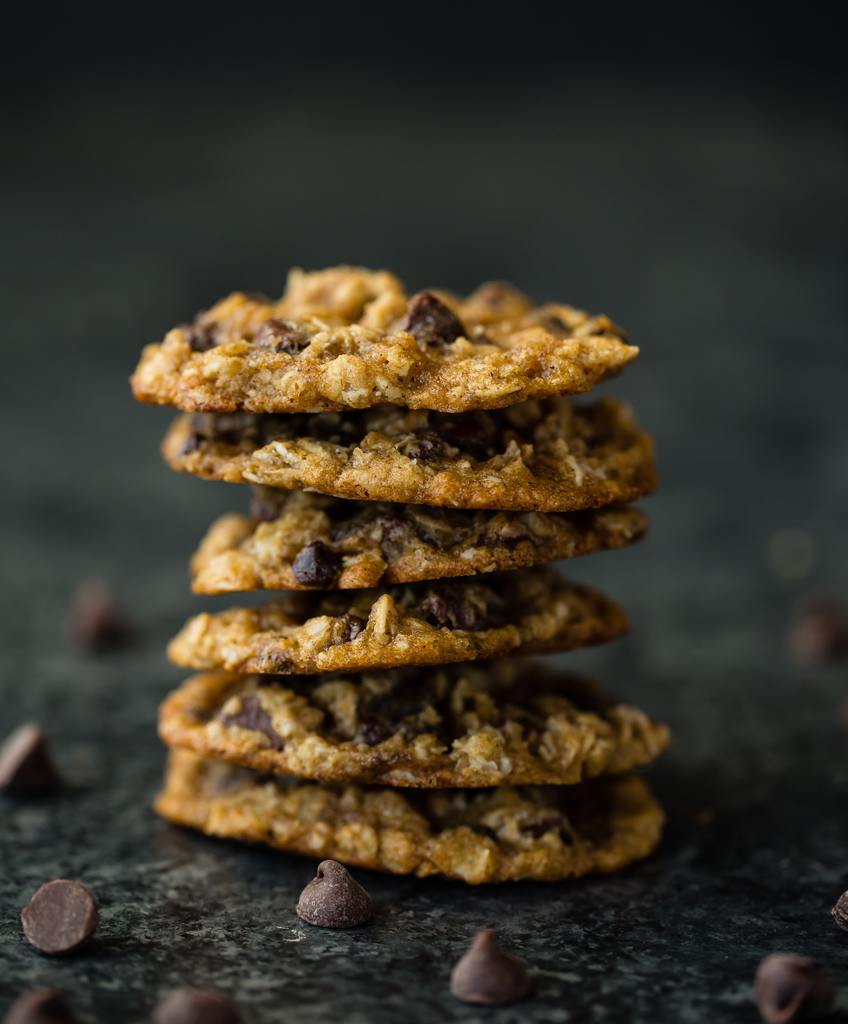 chocolate chips oatmeal raisin cookies