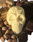 32% Cacao Large White Chocolate Skulls